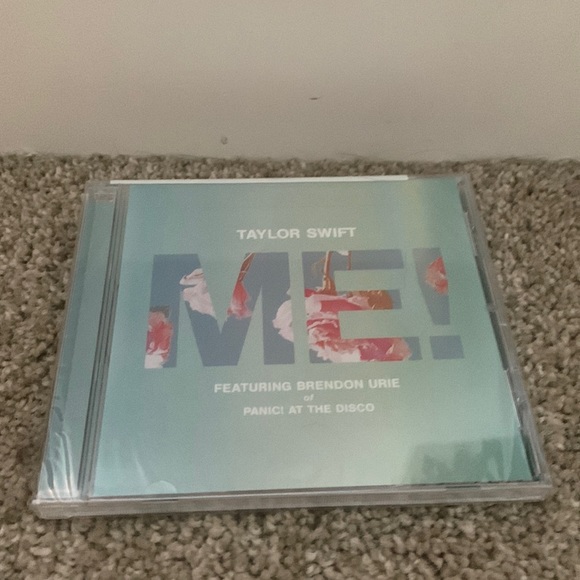 Other - Taylor Swift Me! single CD